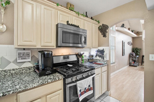 Building Photo - 12504 Sun Flare Dr