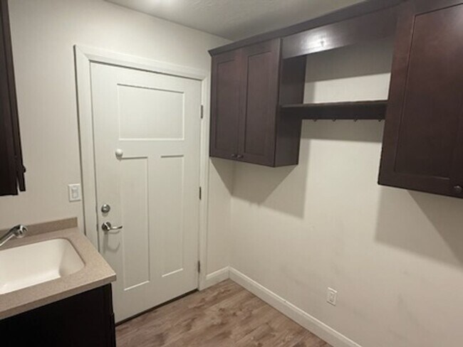 Building Photo - Rural freedom