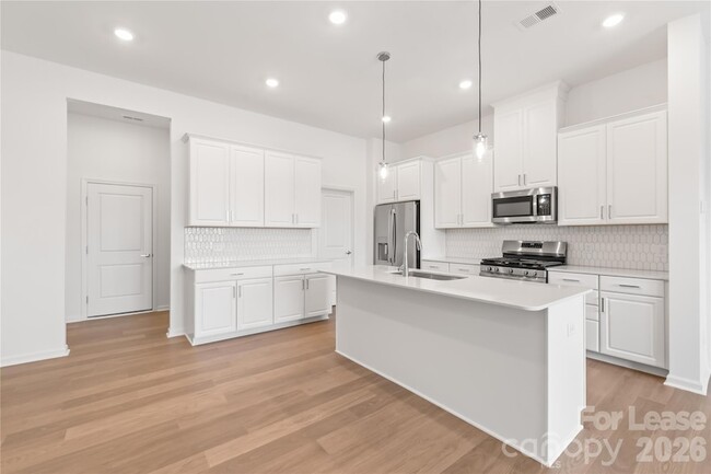 Building Photo - 302 Silver Fleet Dr