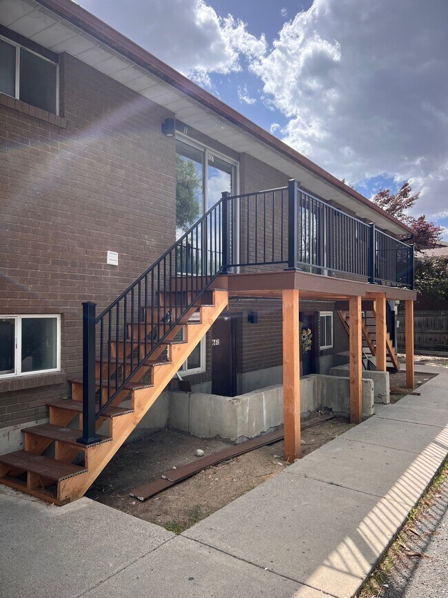 Building Photo - 657 Gold Hunter LLC