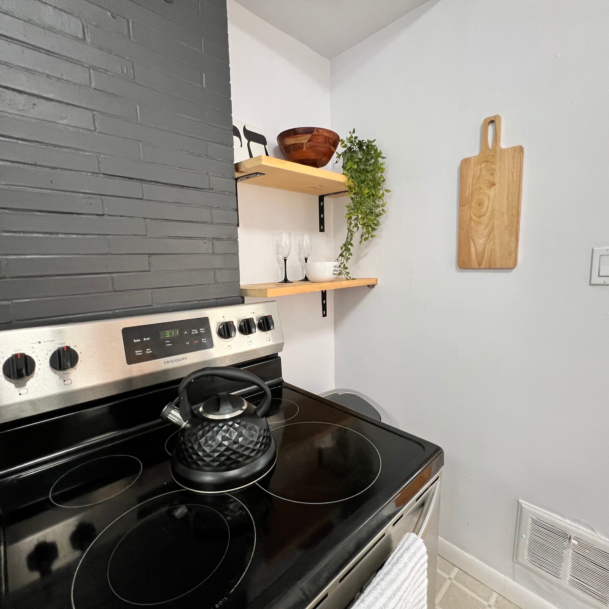 Building Photo - 33 Higby Rd