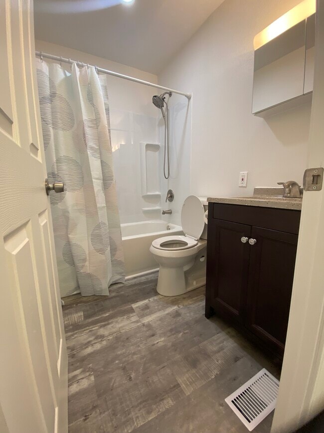 Building Photo - 6617 Azalea Dr