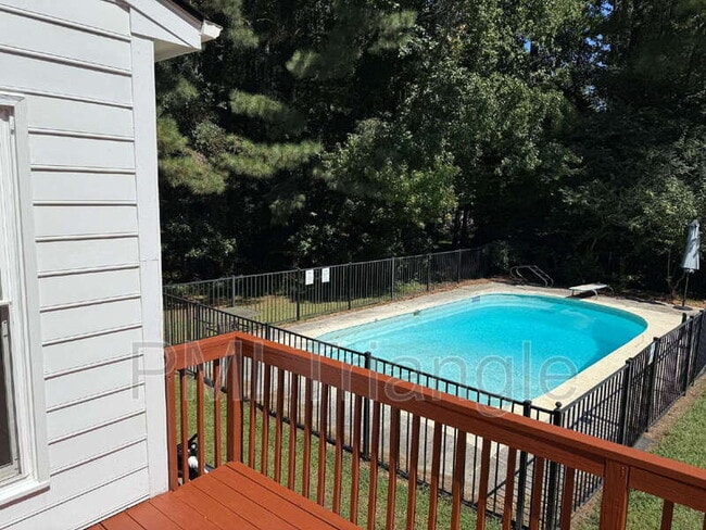 Building Photo - 4301 Ellinwood Dr