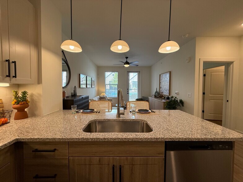 Building Photo - 3144 Gorge Way