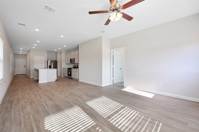 Building Photo - 16632 Aurora St