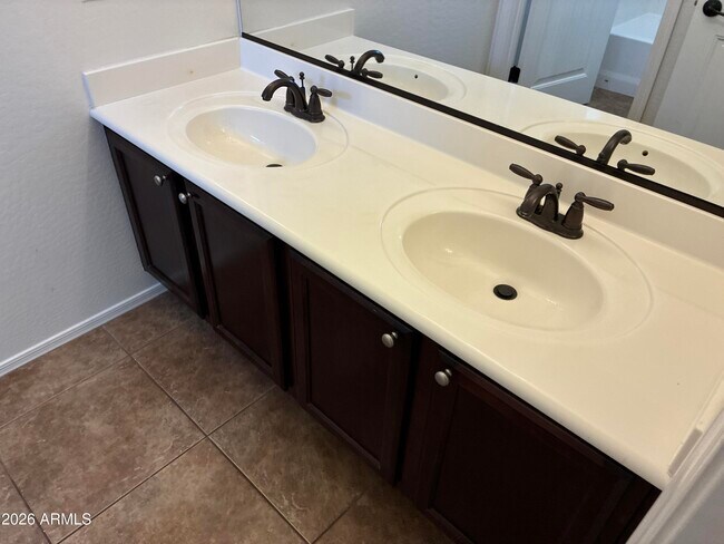 Building Photo - 92 W Aster Dr