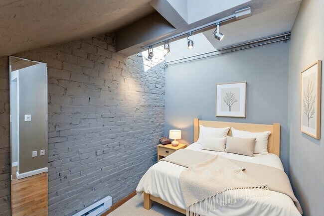 Building Photo - 9 Fayette St