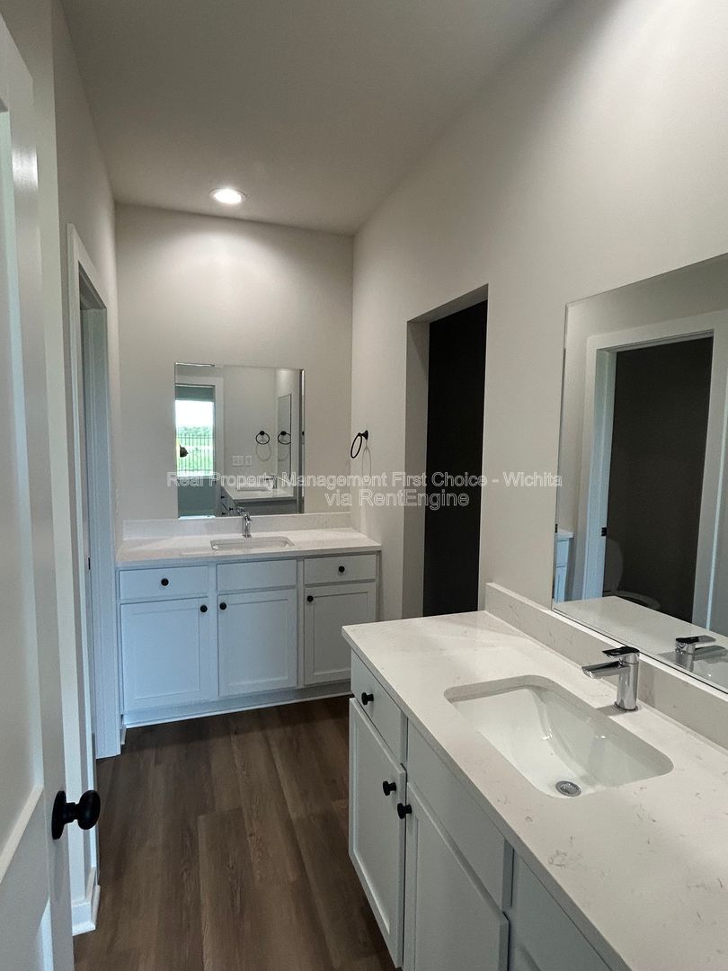 Building Photo - 157 N Gowen St