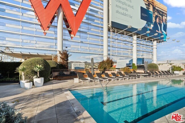 Building Photo - 6250 Hollywood Blvd