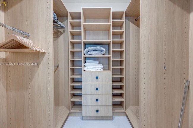 Building Photo - 535 NE 50th Terrace