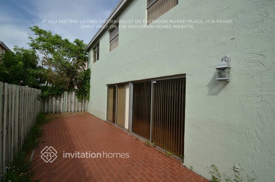 Building Photo - 14736 SW 92nd St