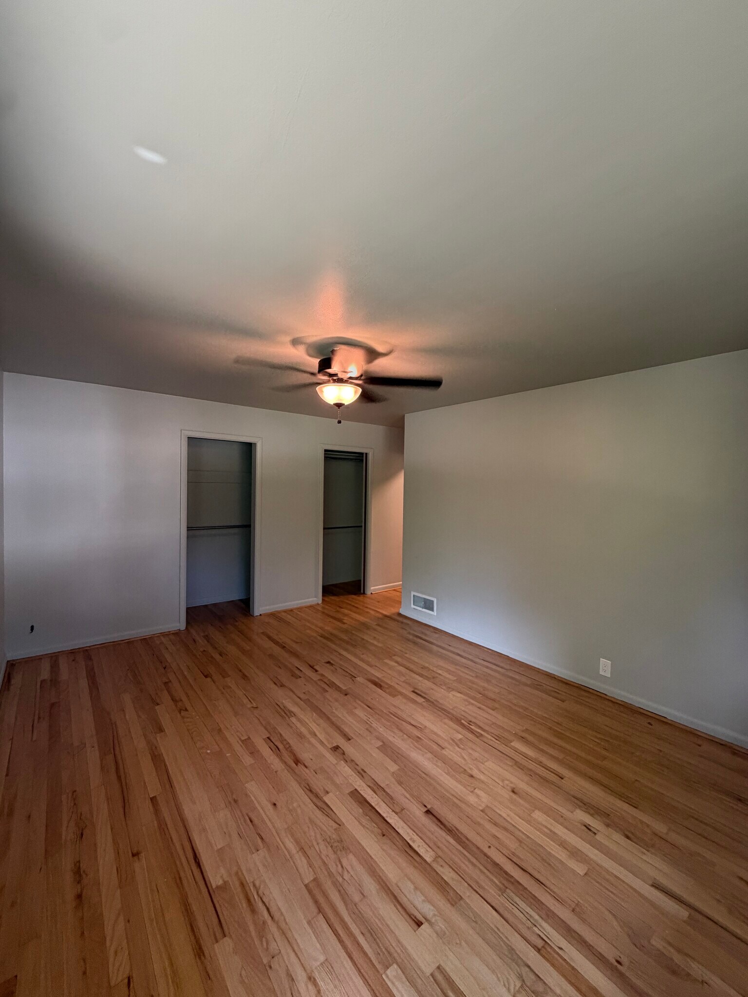 Building Photo - 1025 Estes St