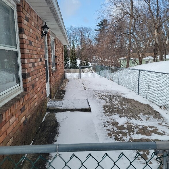 Building Photo - 17 Quarry Dr