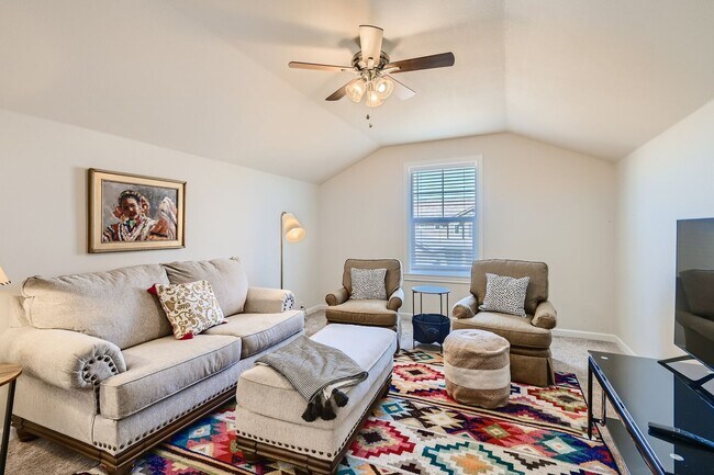 Building Photo - Furnished 4 Bedroom in Anthem Highlands