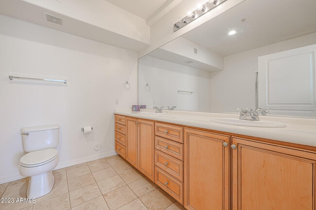 Building Photo - 20660 N 40th St