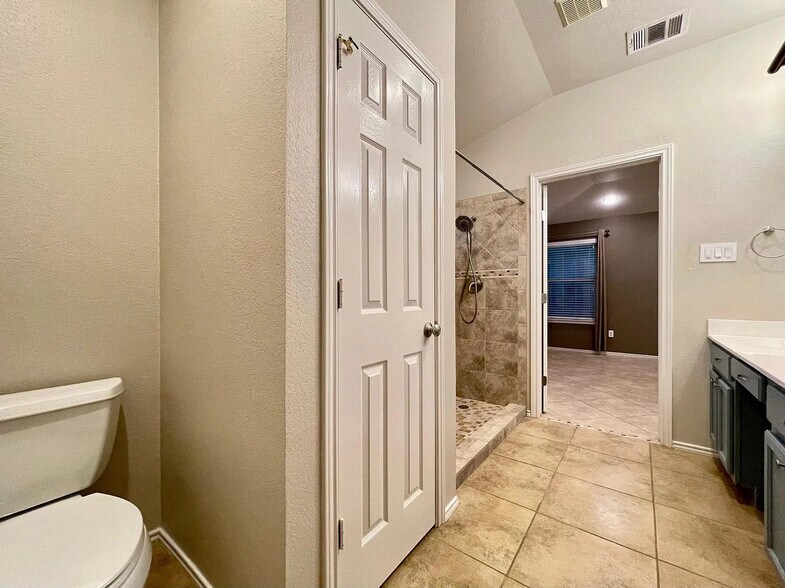 Building Photo - 3468 Flowstone Ln