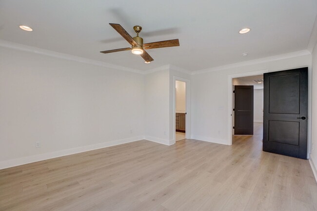 Building Photo - 1112 Pender St