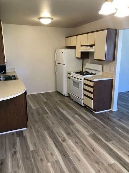 Building Photo - 5923 Niles Dr