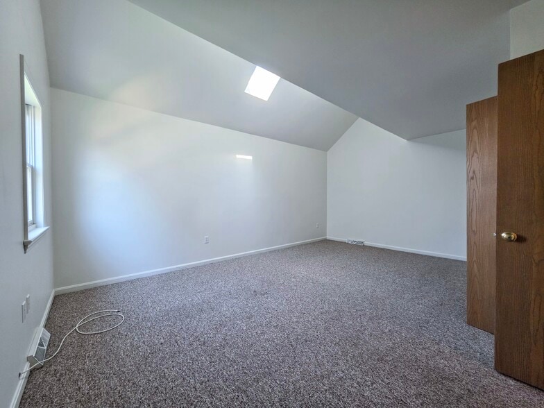 Building Photo - 391 E Jackson St