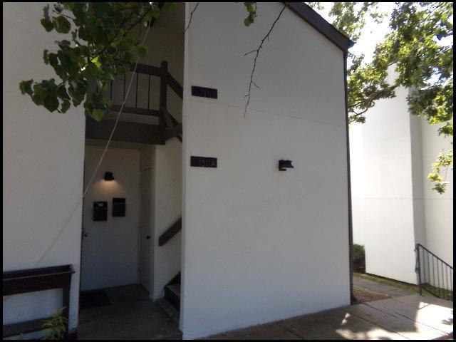 Primary Photo - 1311 N University Ave