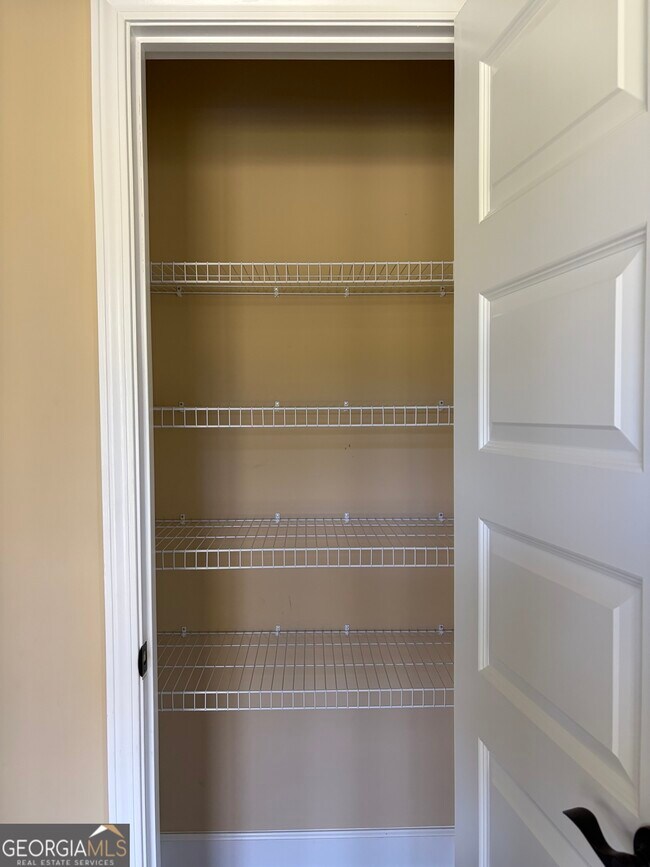 Building Photo - 123 Miller Ct