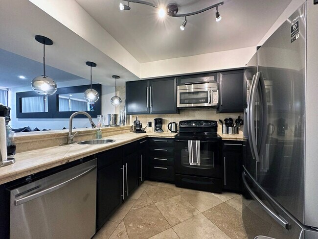 Building Photo - 7401 N Scottsdale Rd