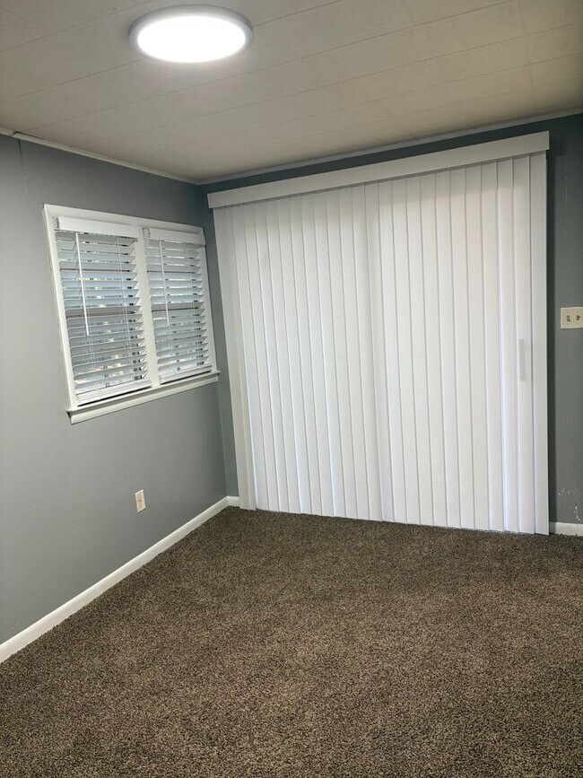 Building Photo - 1BED/1BATH Near I10 and Monroe