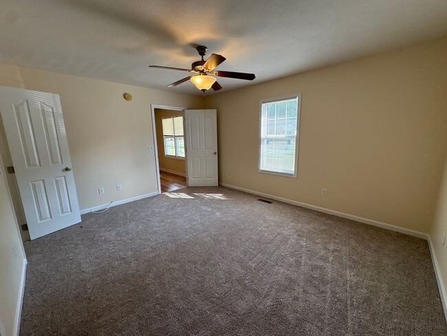 Building Photo - 307 Forrestwood Dr