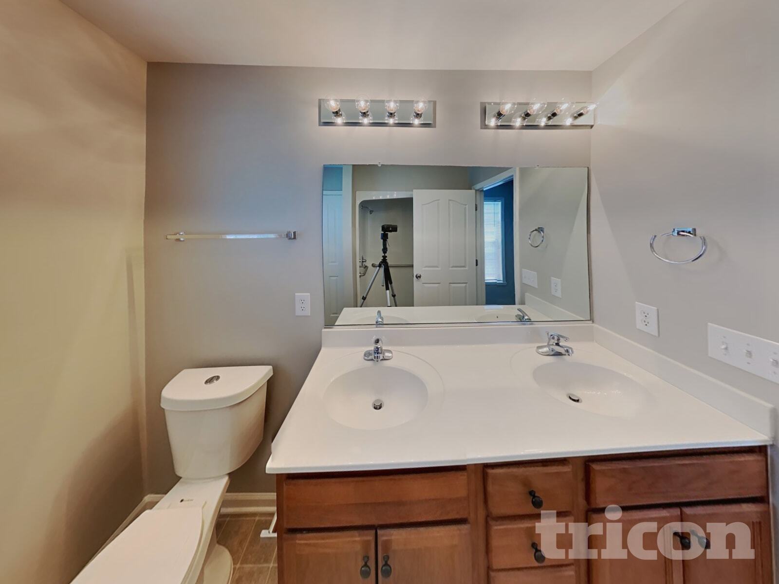 Building Photo - 4012 Eastside Ct