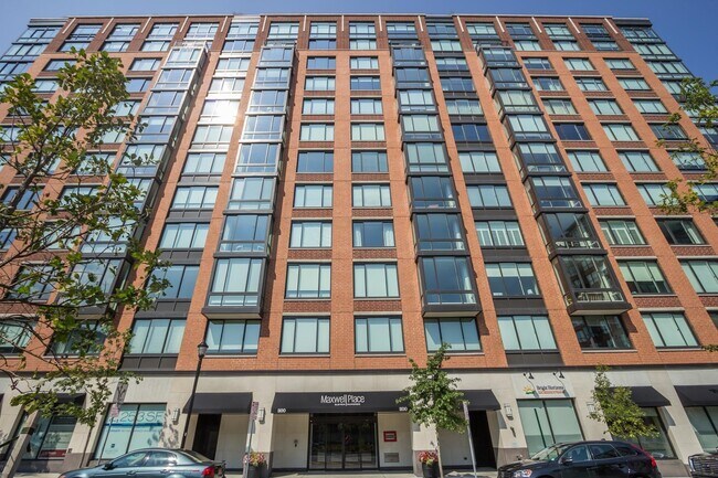 Building Photo - 1100 Maxwell Ln