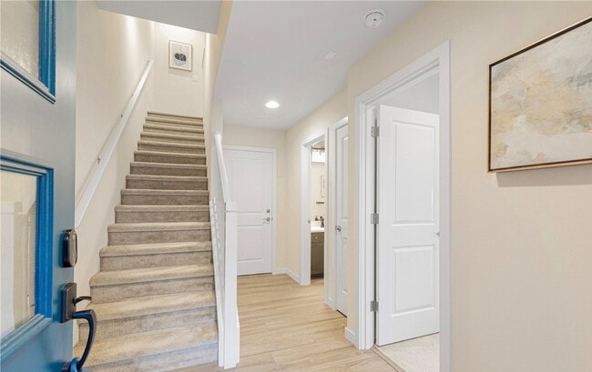 Building Photo - Modern Fully Air-Conditioned Luxury Home in Canyon Park