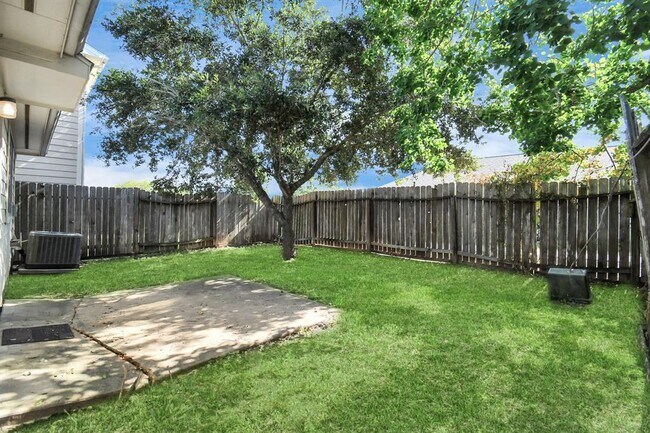 Building Photo - 5806 Sonoma Ridge