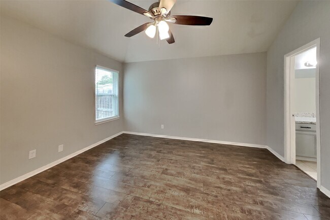 Building Photo - 18203 Campbellford Dr