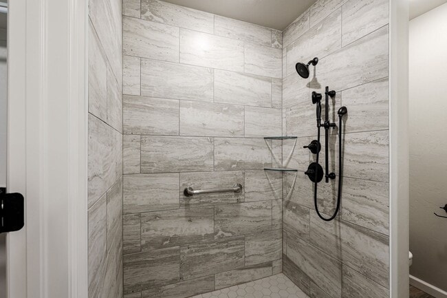 Building Photo - 5813 Goldfinger Rd