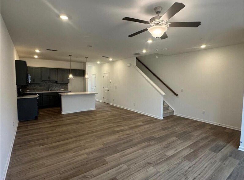 Building Photo - 5536 Highland St