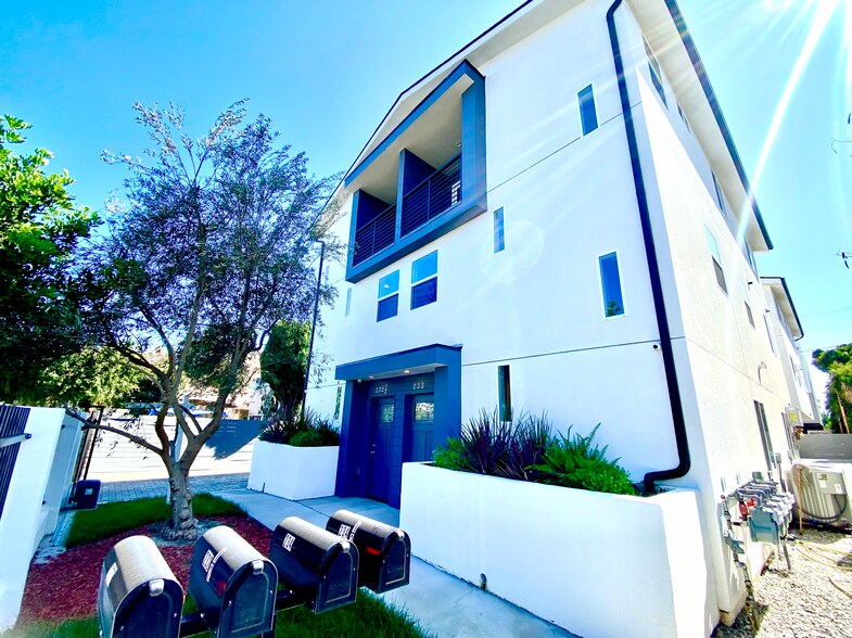 Primary Photo - 232 E 27th St