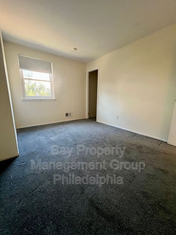 Building Photo - 1313 Delmont Ave