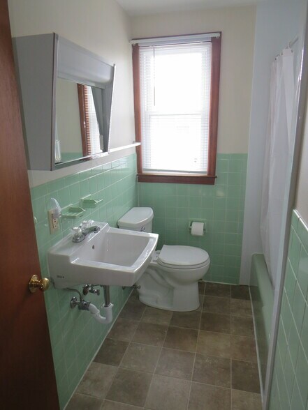 Building Photo - 469 Corey St