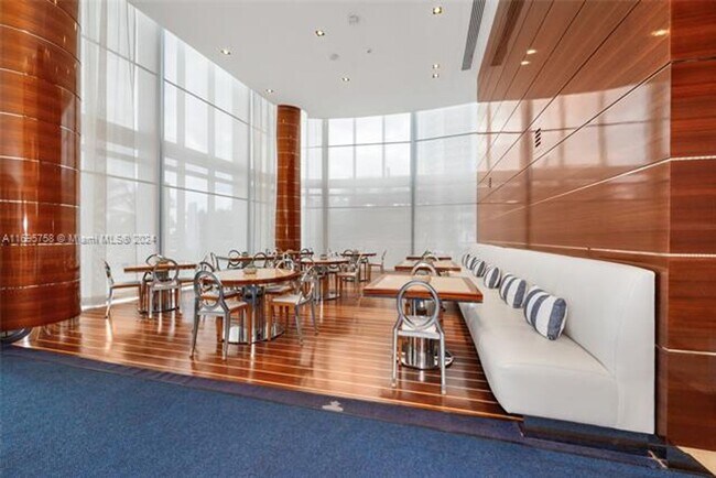 Building Photo - 17475 Collins Ave