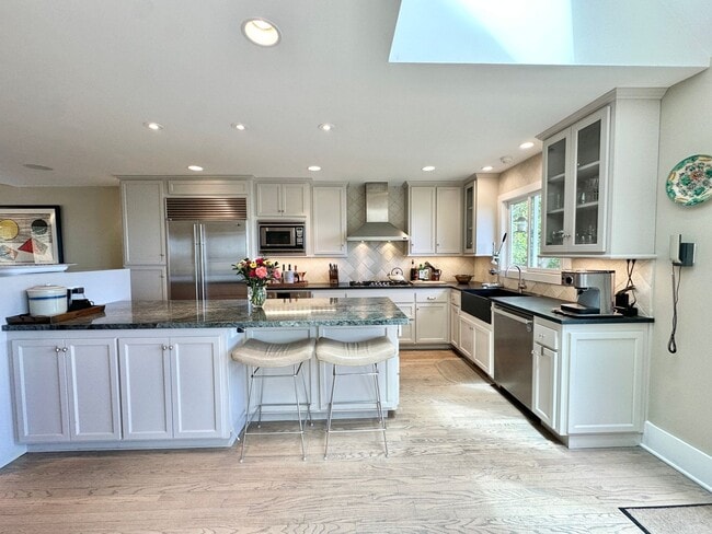 Building Photo - Stunning Sausalito Retreat with Bay Views & Private Meadow