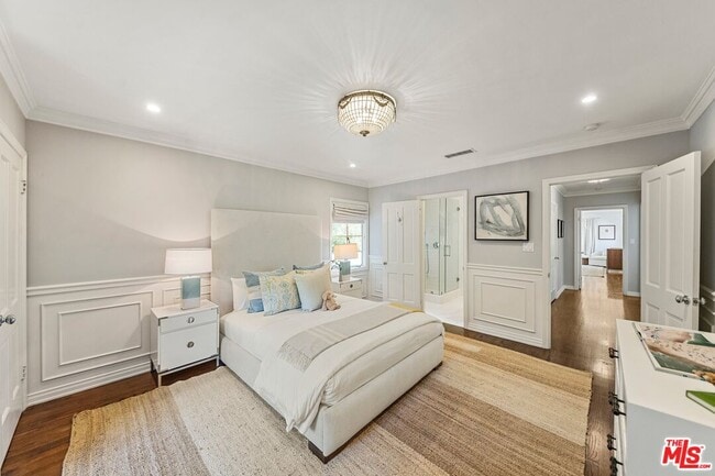 Building Photo - 2107 Coldwater Canyon Dr