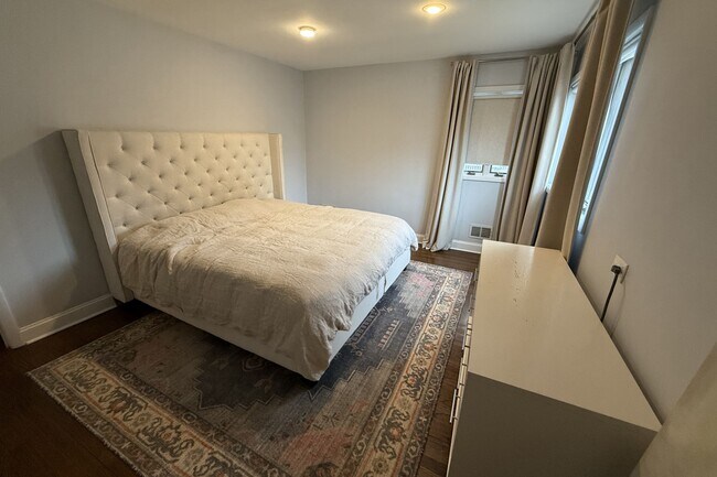 Building Photo - 9 Gibbs Rd