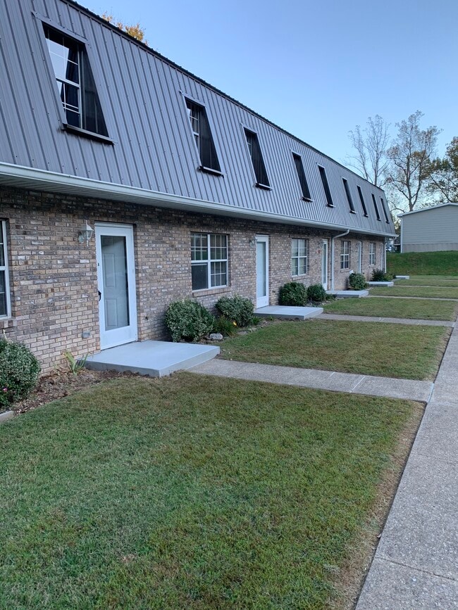 Building Photo - 102 Rolling Acres Unit D