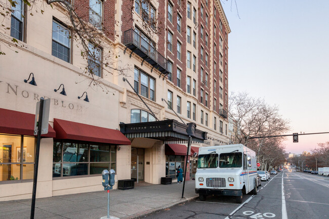 Building Photo - 1284 Beacon St