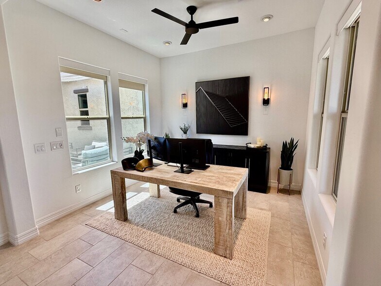 Building Photo - 10649 Thatcher Ave