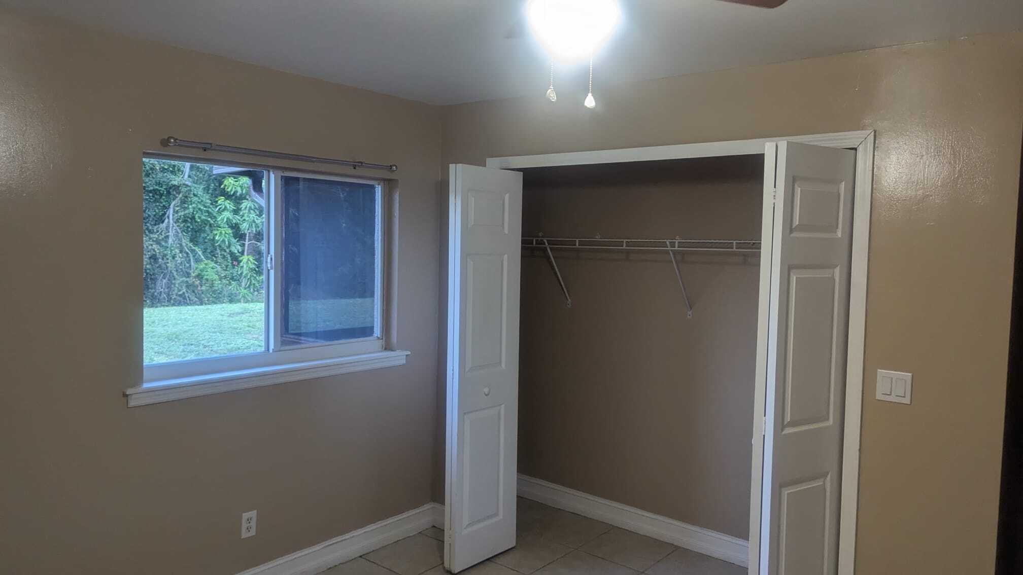 Building Photo - 513 Meadow Rd