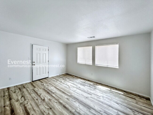 Building Photo - 1120 Yuma St