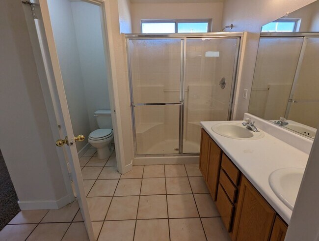 Building Photo - 7233 Pinon Crest Ct