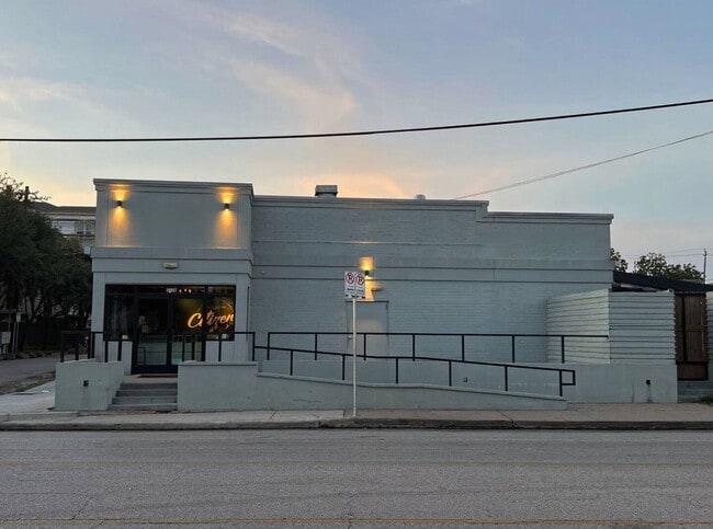 Building Photo - 1111 Shepherd Dr