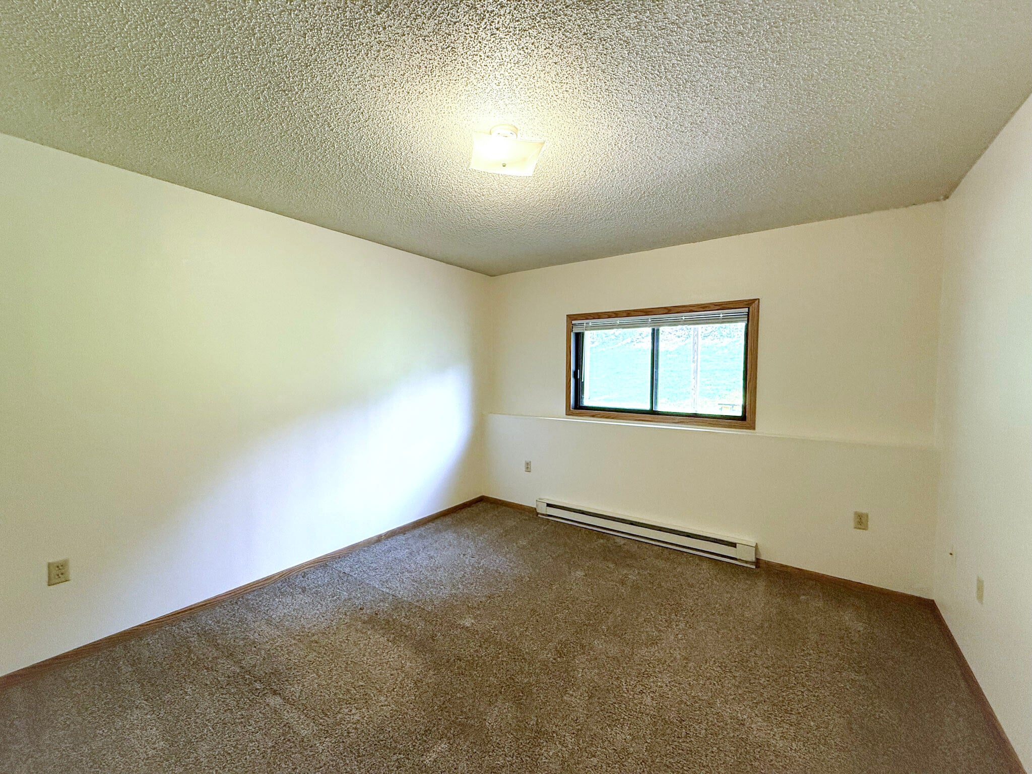 Building Photo - 2804 Edgewood Dr